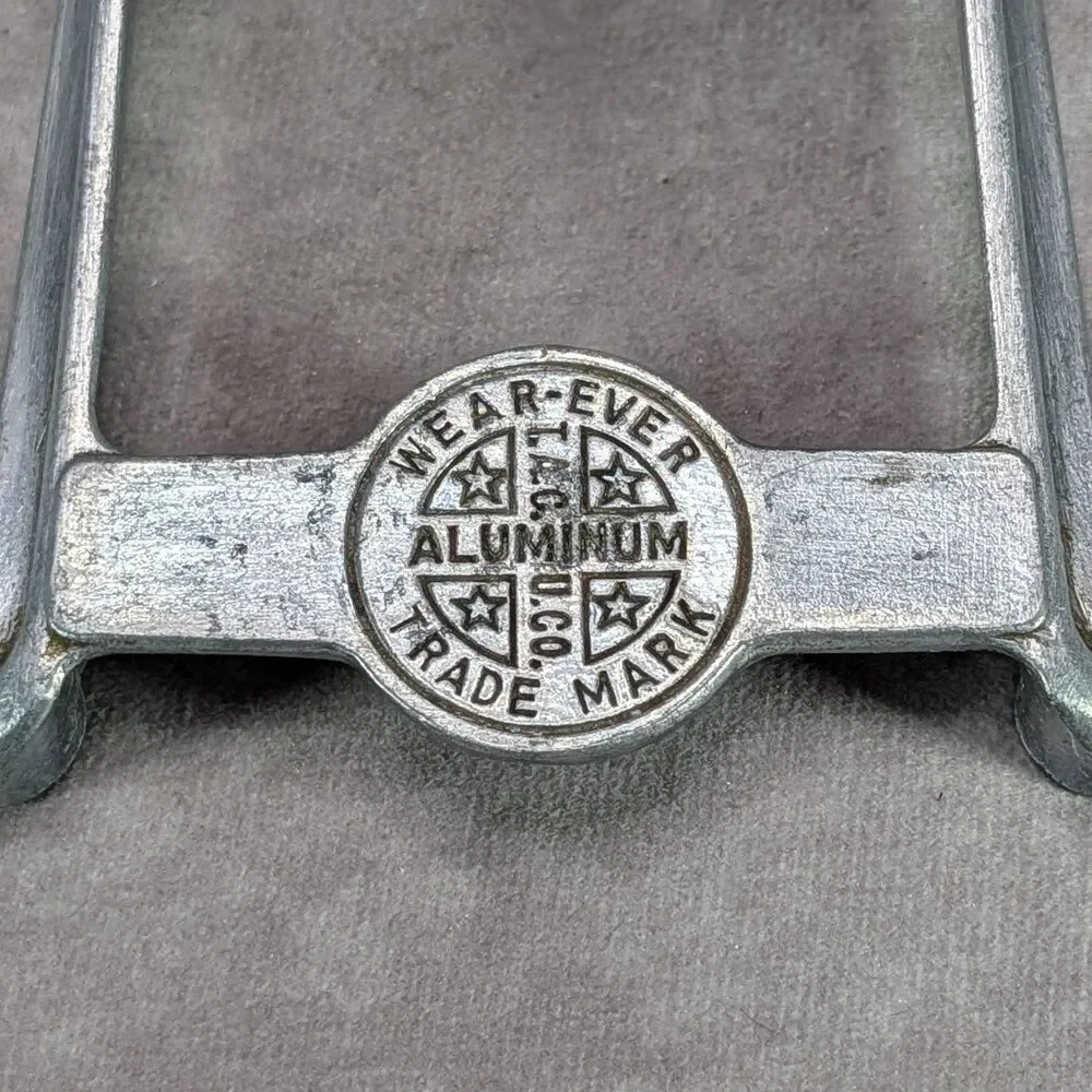 Vintage Wear-Ever Aluminum Citrus Juicer Hand Press Manual Lemon Lime Squeezer